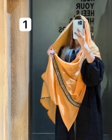 شال نوار دوزی شده
