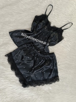 تاپ و شلوارک مشکی خال خالی با تور مژه مشکی