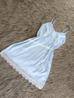 پیراهن آبی با تور مژه