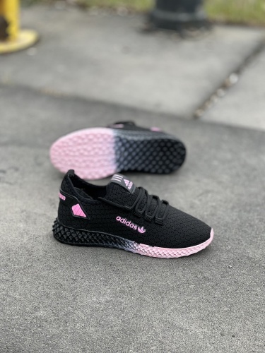کتونی سایز میانه Adidas مشکی صورتی