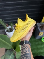 کتونی سایز میانه Yeezy جدید بغل تور زرد