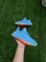 کتونی سایز میانه Yeezy جدید بغل تور آبی کف رنگی