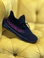 کتونی سایز میانه Yeezy جدید بغل تور مشکی صورتی
