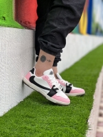کتونی سایز میانه اسپرت Nike jordan سفید صورتی