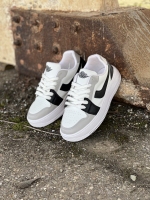 کتونی اسپرت سایز میانه Nike Air سفید طوسی مشکی