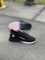 کتونی سایز میانه Adidas مشکی صورتی