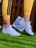 کتونی سایز میانه Yeezy جدید بغل تور سفید