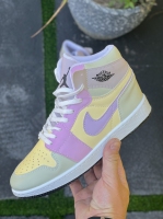 کتونی ساق دار سایز میانه nike jordan یووی هفت رنگ
