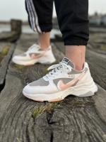 کتونی اسپرت دخترانه NIKE سفید طوسی کالباسی