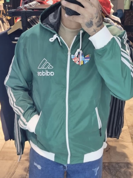 سویشرت بادگیر پارچه مموری گلدوزی adidas رنگ سبز درجه 1