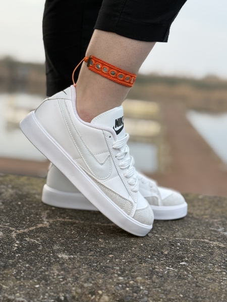 کتونی سایز میانه NIKE BLAZER سفید