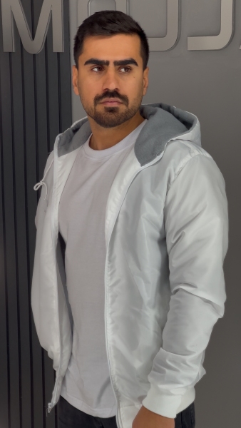 بادگیر داخل خز سفید