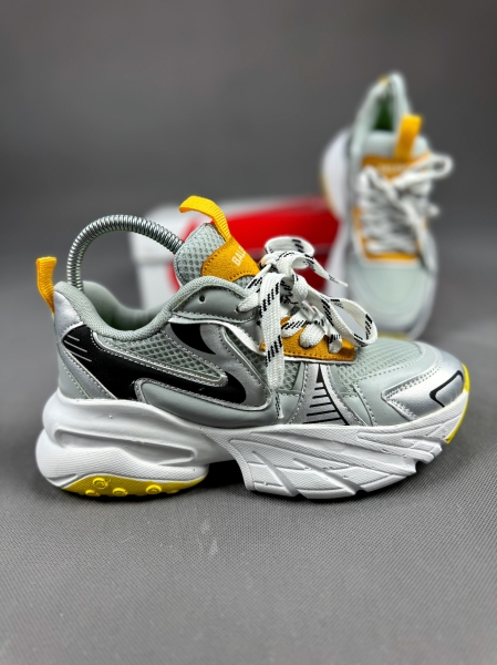 کتونی اسپرت (بالنسیگا) طوسی زرد