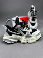 کتونی اسپرت (بالنسیگا)مشکی نقره ای