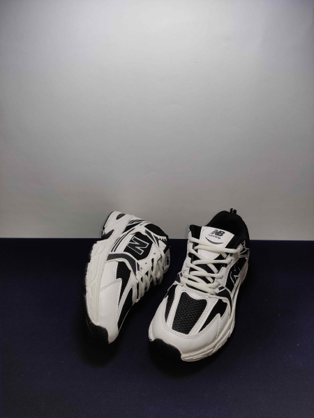 کتونی اسپرت نیوبالانس 530 سفید مشکی