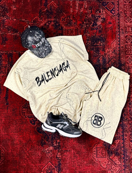 ست کاور و شلوارک رنگ پاشیده طرح Balenciaga کرم
