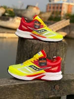کتونی اسپرت Saucony زرد قرمز مشکی