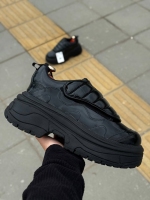 کفش کتونی BERSHKA چسبی مشکی تمام