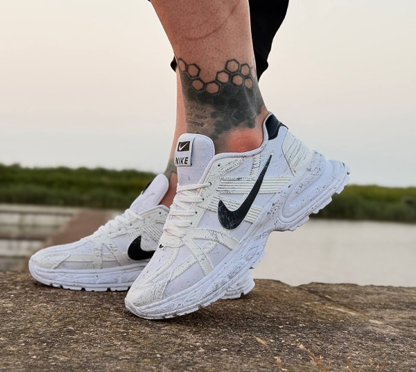 کتونی اسپرت NIKE پختی کاستوم سفید مشکی