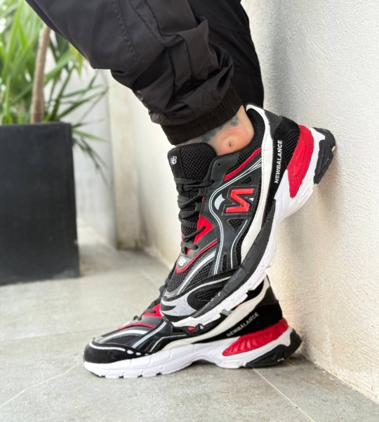 کتونی مردانه NEWBALANC مشکی قرمز