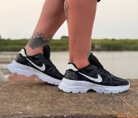 کتونی اسپرت NIKE پختی کاستوم مشکی سفید