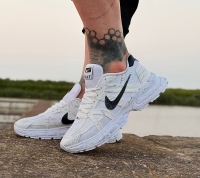 کتونی اسپرت NIKE پختی کاستوم سفید مشکی