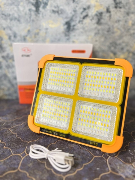 پروژکتور سیار شارژی و پاور بانک خورشیدی کیانگ مدل KY-100W
